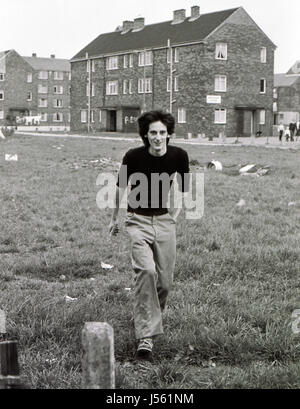 The Boulevard, Buttershaw Estate, Bradford, West Yorkshire, Großbritannien. Ein weitläufiger Gemeinderat der 1950er Jahre wohnungssystem des rates. Schwarz-Weiß-Bilder von 1982 zeigen die düstere Umgebung eines typischen nordenglischen Arbeiterunterbeckens. Stockfoto