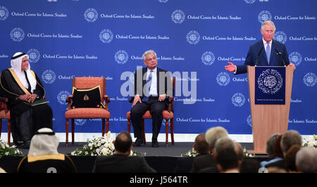 Oxford, UK. 16. Mai 2017. Seine königliche Hoheit der Prinz von Wales bei der Einweihung des Oxford Centre for Islamic Studies. HRH Prinz Turki Bin Faisal und Zentrum Direktor - Dr Farhan Nizami Bild Richard Cave Fotografie 16.05.17 Kredit in Begleitung: Richard Höhle/Alamy Live News Stockfoto