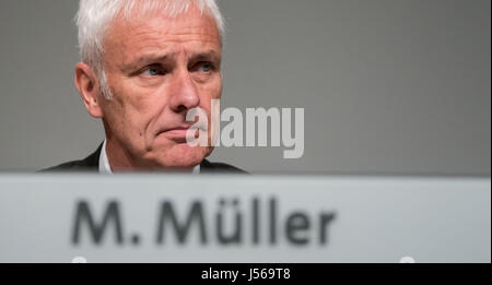 Hannover, Deutschland. 10. Mai 2017. Archiv - Matthias Mueller, Vorstandsvorsitzender der Volkswagen AG, der deutsche Autohersteller Hauptversammlung in Hannover, 10. Mai 2017. Foto: Peter Steffen/Dpa/Alamy Live News Stockfoto