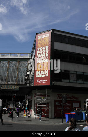 Argyle Street Glasgow 17. Mai 2017. Großbritanniens erste Tim Hortons Outlet nähert sich Fertigstellung im Glasgower Argyle Street vor einem Besuch von Tim Hortons Food Truck später in der Woche. Alan Oliver/Alamy Live-Nachrichten Stockfoto