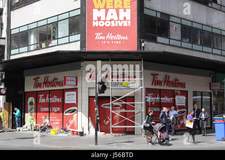 Argyle Street Glasgow 17. Mai 2017. Großbritanniens erste Tim Hortons Outlet nähert sich Fertigstellung im Glasgower Argyle Street vor einem Besuch von Tim Hortons Food Truck später in der Woche. Alan Oliver/Alamy Live-Nachrichten Stockfoto