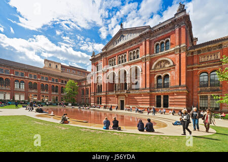 John Madejski Garten im Inneren Viereck, Victoria und Albert Museum, London. Stockfoto