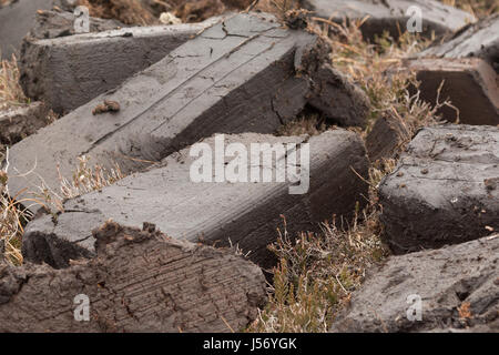 Torf frisch geschnitten von Crofter, trocknen, um verwendet werden, für Kraftstoff, Wester Ross, Schottland, UK Stockfoto