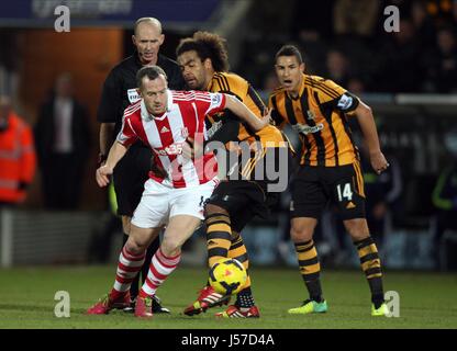 TOM HUDDLESTONE & CHARLIE ADAM HULL CITY V STOKE CITY KC STADIUM HULL ENGLAND 14. Dezember 2013 Stockfoto