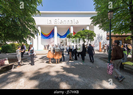 57. internationale Kunst Ausstellung von La Biennale di Venezia, Venedig Kunst Biennale 2017 "Viva Arte Viva", Mittelpavillon, Venedig Giardini, Fassade Stockfoto