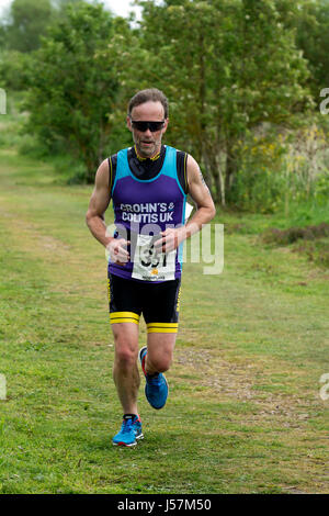 Mann läuft in Stratford Triathlon, Stratfordupon Avon, UK Stockfoto