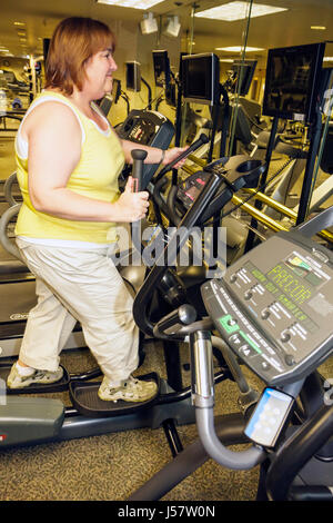 Orlando Florida, International Drive, The Peabody Orlando, Hotelhotels, Unterkunft in Motels, Fitnessclub, lateinamerikanische lateinamerikanische ethnische Einwanderer Stockfoto