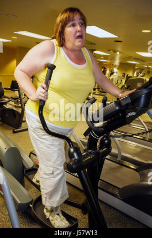 Orlando Florida, International Drive, The Peabody Orlando, Hotelhotels, Unterkunft in Motels, Fitnessclub, lateinamerikanische lateinamerikanische ethnische Einwanderer Stockfoto