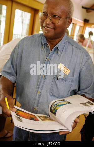 Florida Mt. Mount Dora, Donnelly Park, Florida Highwaymen Art Show, Künstler, Isaac Knight, Schwarze Schwarze Afrikaner ethnische Minderheit, Erwachsene Erwachsene Mann mich Stockfoto