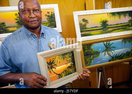 Florida Mt. Mount Dora, Donnelly Park, Florida Highwaymen Art Show, Künstler, Isaac Knight, Schwarze Schwarze Afrikaner ethnische Minderheit, Erwachsene Erwachsene Mann mich Stockfoto