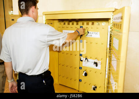 Orlando Florida, International Drive, The Peabody Orlando, Hotelhotels, Motel Motels, Erwachsene Erwachsene, Männer, Valet, Schlüssel, Parkplatz, Parkplatz Stockfoto
