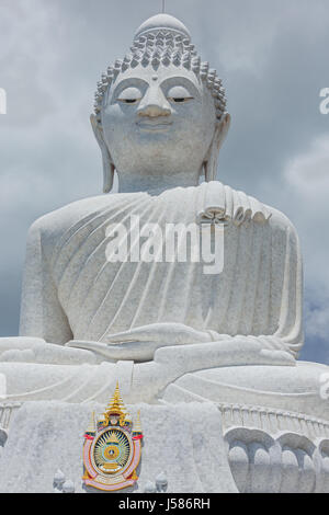 Unter den Big Buddha auf der Insel Phuket Stockfoto