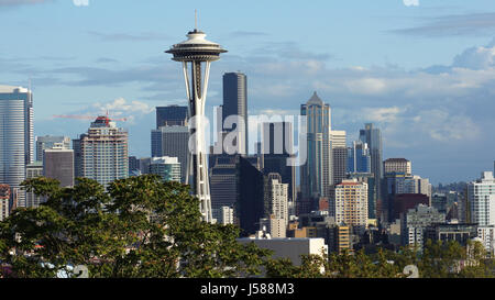 SEATTLE, WASHINGTON STATE, USA - 10. Oktober 2014: Skyline Panorama-Blick vom Kerry Park während des Tages Stockfoto