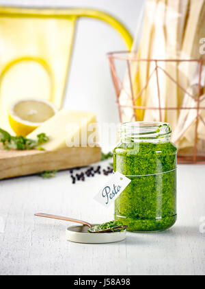 Grünkohl-pesto Stockfoto