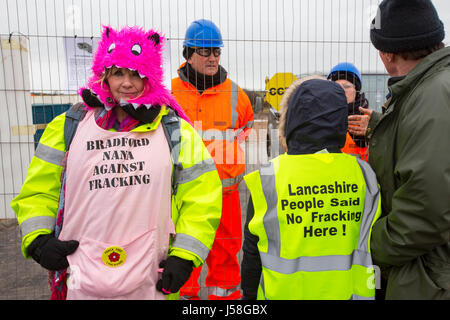 Auf Samstag, 25. Februar 2017 ein Anti Fracking Protestkundgebung fand in Preston New Road in kleinen Plumpton, in der Nähe von Blackpool, Lancashire, UK. Die pr Stockfoto