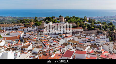 Mijas Costa Del Sol, Provinz Malaga, Andalusien, Südspanien. Typische weiße Stadt nur im inland von der Costa Del Sol. Stockfoto