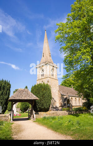 Anglikanische Kirche St. Mary the Virgin, Lower Slaughter, Gloucestershire UK Großbritannien Stockfoto