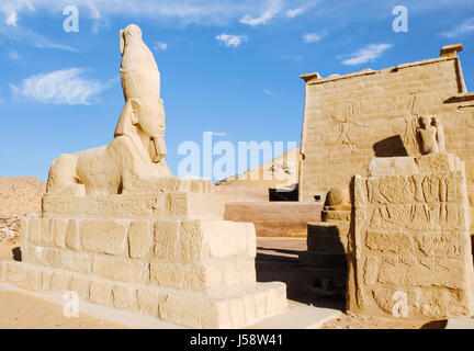 Sphinx von Ramses II in Wadi es-Sebua Tempel. Stockfoto