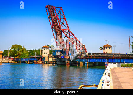 Die Eisenbahnbrücke Cass Street in der Innenstadt von Tampa FL Stockfoto