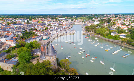 Luftaufnahme von Pornic Hafen und Burg, Loire Atlantique, Frankreich Stockfoto