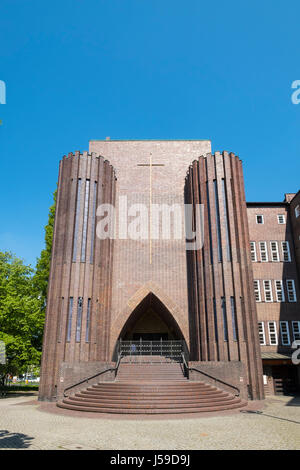 Außenansicht der Kirche Am Hohenzollernplatz-Kirche in Berlin, Deutschland Stockfoto