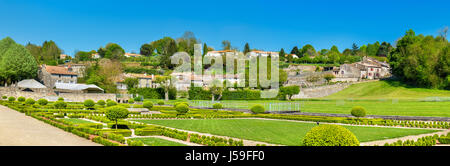 Die Königlichen Abtei Notre-Dame de Celles-Sur-Belle in Frankreich Stockfoto