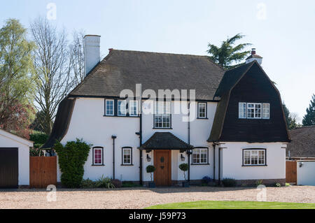 Großes Einfamilienhaus, Dene Road, Ashtead, Surrey, England, Vereinigtes Königreich Stockfoto