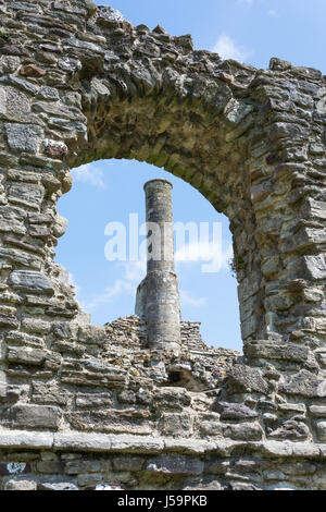 Schornstein in Constable House Ruinen, Christchurch Castle, Castle Street, Christchurch, Dorset, England, Vereinigtes Königreich Stockfoto