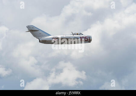 Chino, USA – 7. Mai 2017: Mikojan-Gurewitsch MiG-15 auf dem Display während Flugzeuge der Ruhm Air Show in Chino Flughafen. Stockfoto