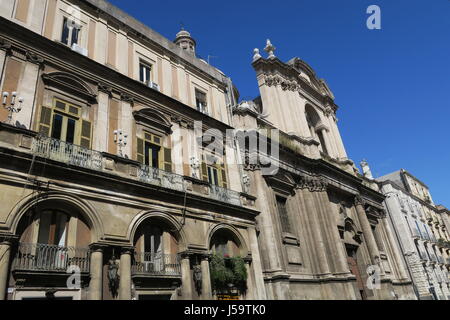 Gut - altes Wohnhaus in der Hauptplatz in der Stadt Catania auf Sizilien Insel in Italien gehalten. Stockfoto