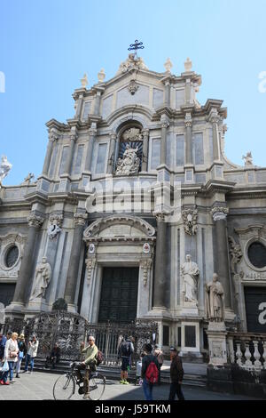 Basilika Maria Santissima dell'elemosina in Catania auf Sizilien Insel. zur Jungfrau Maria geweiht wurde. In Papst 1964 Pio XII gefördert Kirche Basilika Stockfoto