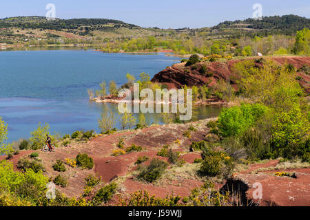 Frankreich, Hérault (34), Liausson, Lac du Salagou / / Frankreich, Herault, Liausson, Salagou See Stockfoto