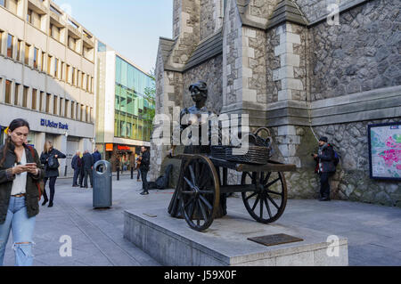 Dublin 2 Mai: Molly Malone Statue am 2. Mai 2017 in Dublin, Irland Stockfoto