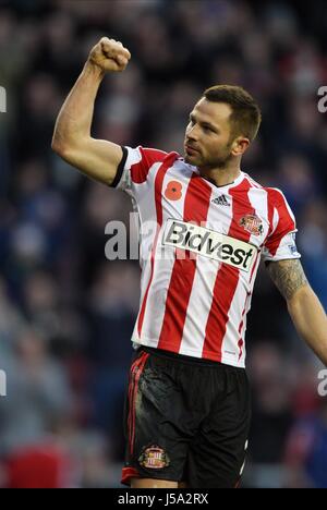 PHIL BARDSLEY feiert Sieg SUNDERLAND V MANCHESTER CITY-Stadion von Licht SUNDERLAND ENGLAND 10. November 2013 Stockfoto