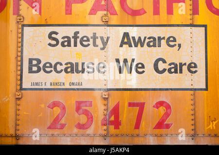 Zug Sicherheit Zeichen, westlichen Amerika Railroad Museum, Barstow, Kalifornien Stockfoto