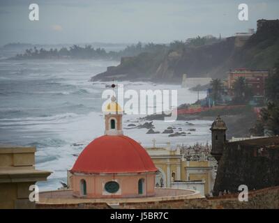 Santa Maria Magdalena de Pazzis, San Juan, Puerto Rico A Kolonialzeit Friedhof direkt neben der Festung El Morro Stockfoto