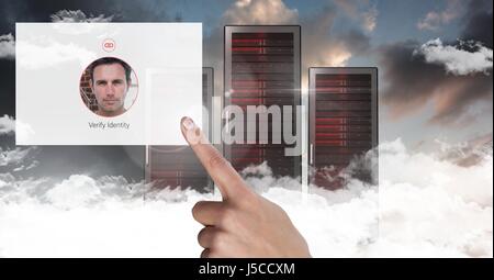 Digitalen Verbund von Hand zu berühren Identität App-Schnittstelle vor Server Stockfoto
