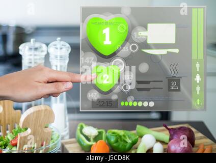 Digitalen Verbund von Hand zu berühren ein Kochen App-Schnittstelle Stockfoto