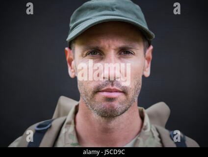 Digitalen Verbund aus Soldat Gesicht gegen Marine Tafel Stockfoto