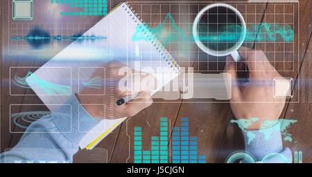 Digitalen Verbund aus Geschäftsmann Schreiben von Notizen mit gedrückter Kaffeetasse mit overlays Stockfoto