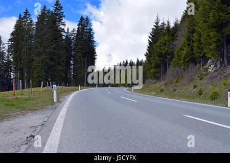 Hoch gelegenen Straße in den österreichischen Alpen (Gerlospass, B165) Stockfoto