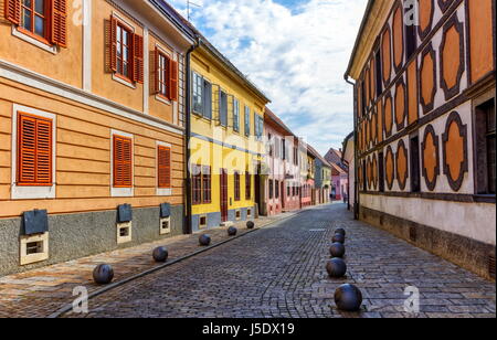 Alte Straße der barocken Stadt Varazdin tagsüber, Kroatien Stockfoto