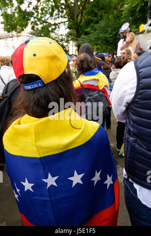 Ein Demo-Protest gegen venezolanischer Diktator Nicolas Maduro fand rund um die Statue von Simon Bolivar in Belgrave Square, London Stockfoto