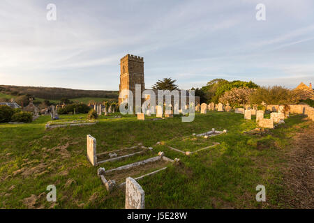 Die Pfarrkirche St. Nikolaus bei Sonnenuntergang in Abbotsbury, West Dorset West Dorset, Großbritannien Stockfoto