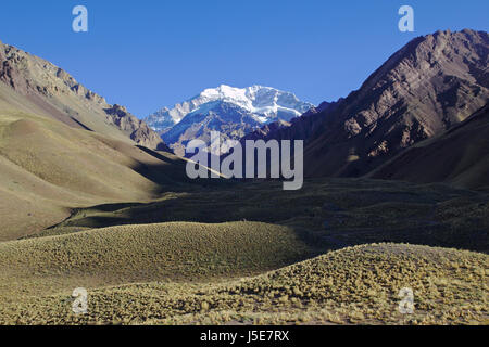 Aconcagua von Laguna de Los Horcones (in der Nähe von Paso De La Cumbre / Punete del Inca). Argentinien Stockfoto