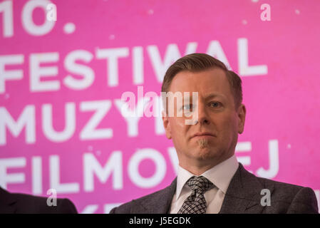 Krakau, Polen. 17. Mai 2017. Abel Korzeniowski, polnischer Komponist besucht eine Pressekonferenz am ersten Tag der 10. Auflage des Krakauer Filmfestival Musik. Bildnachweis: Omar Marques/Pacific Press/Alamy Live-Nachrichten Stockfoto