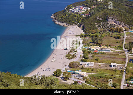 Panorama Beach in der Nähe von Alhaurín el Grande Dorf Karavostasi, im ionischen Meer, Region Epirus, Griechenland Stockfoto