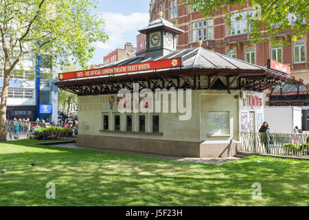 TKTS offizielle London Theater Kassenhäuschen am Leicester Square im Londoner West End Stockfoto