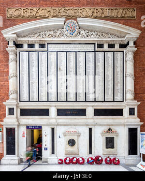 Denkmäler in der Liverpool Street Station. Stockfoto