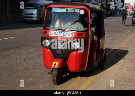 Pettah Colombo Sri Lanka Main Street Tuk Tuk Stockfoto